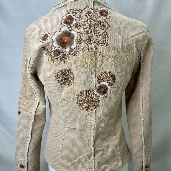 AZIZ Cream Embroidered Flower Jacket with Raw Hem Size M - Picture 8 of 12